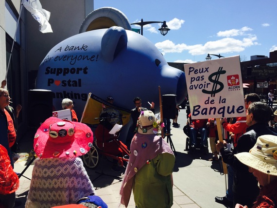 Rassemblement en faveur de la banque postale tenu à Ottawa le 5 mai 2016.